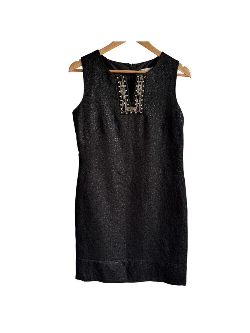 Cleo Beaded Accent Cocktail Dress Sz 6 Black Fitted Sleeveless Metallic Shine